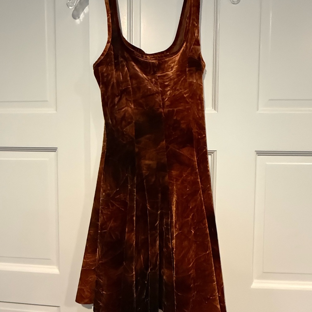 Alexia Admor Rich Brown Velvet Midi Dress